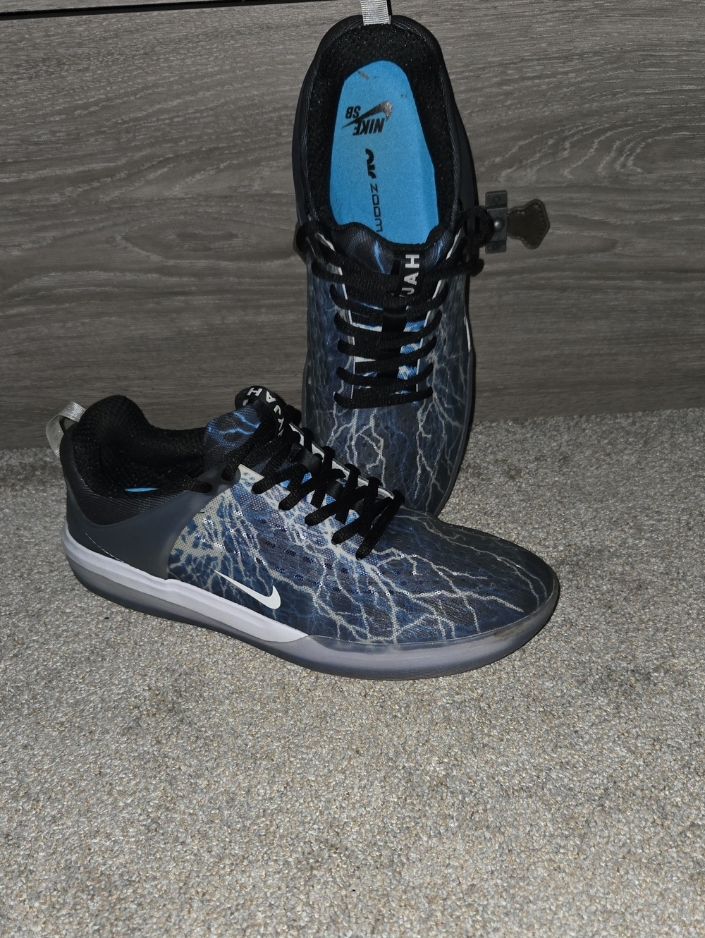 Nike Niyjah 3 Skate Shoes Lightning Print